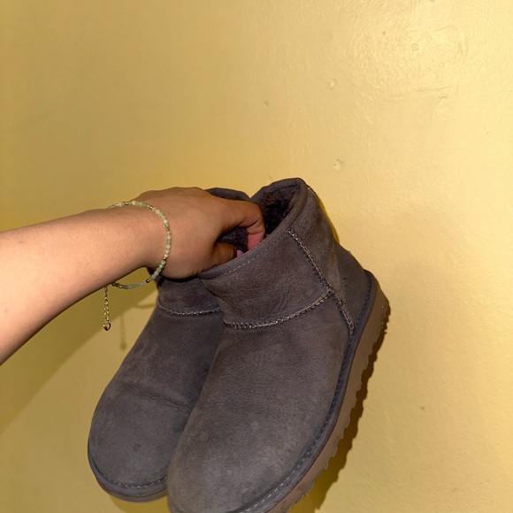 Uggs - Picture 6 of 7
